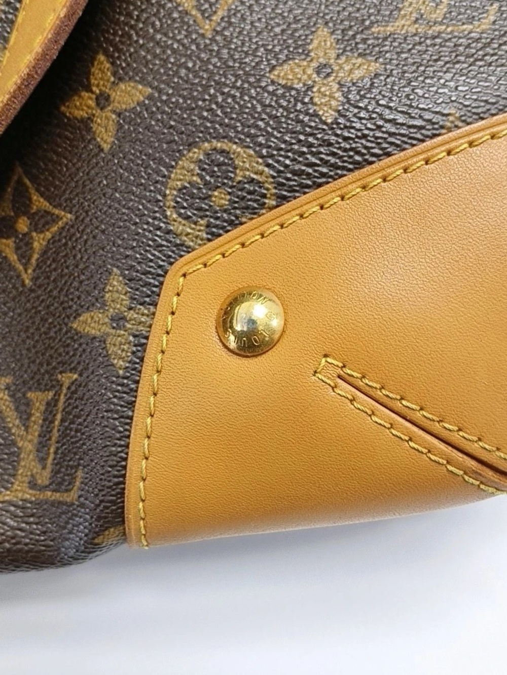 ♥️Louis Vuitton Monogram Retiro MM Canvas Brown with Tan Trim Top-Handle Bag♥️ - Picture 6 of 16